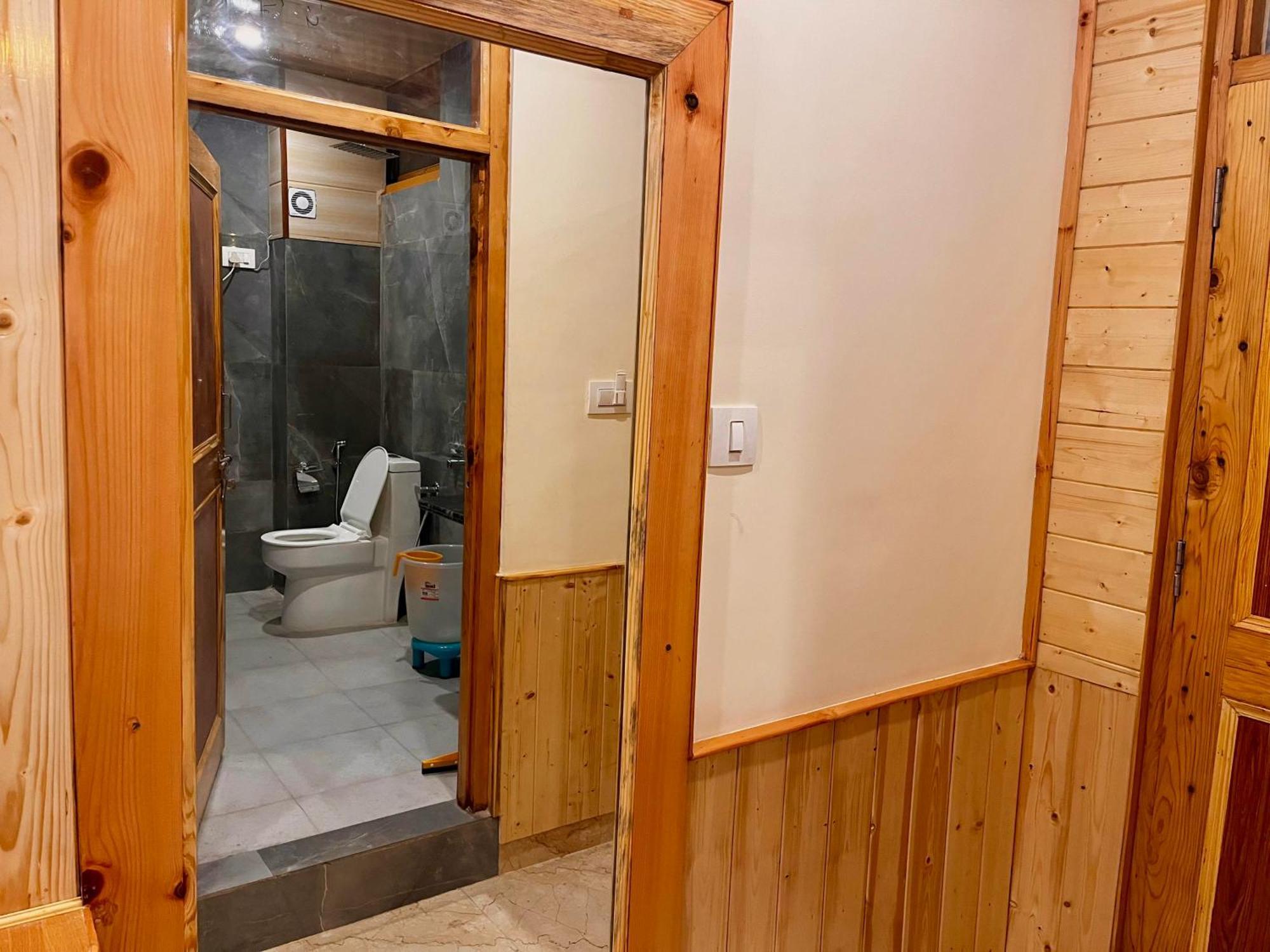 Hotel Mid Orchard Kasol L River Side -Pure Veg Hotel Exterior photo