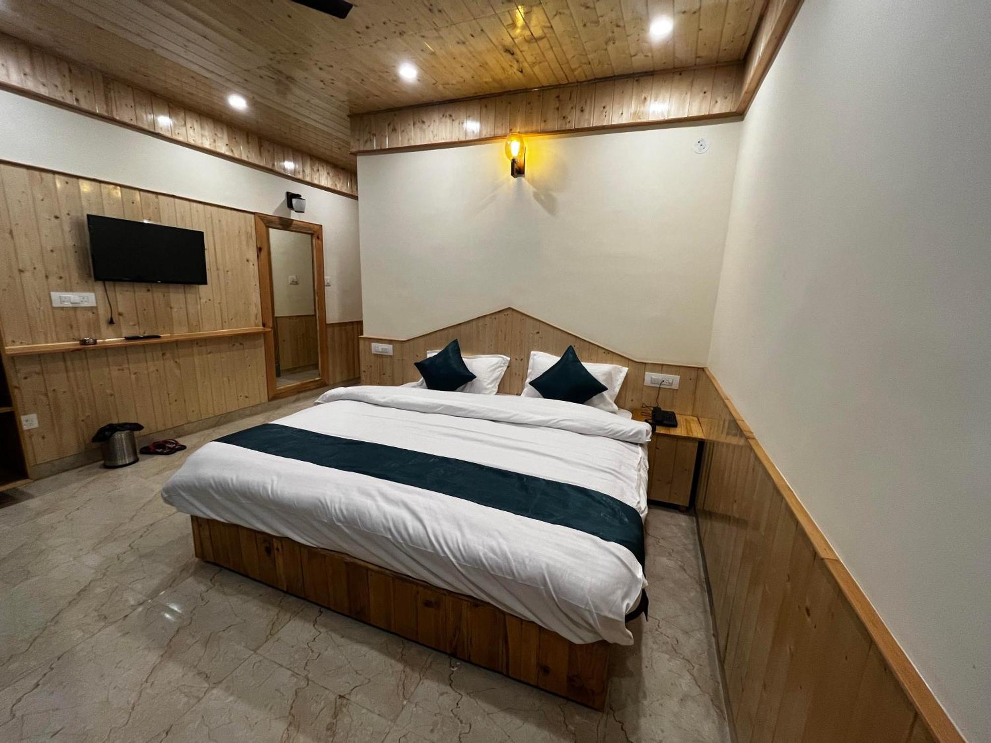 Hotel Mid Orchard Kasol L River Side -Pure Veg Hotel Exterior photo