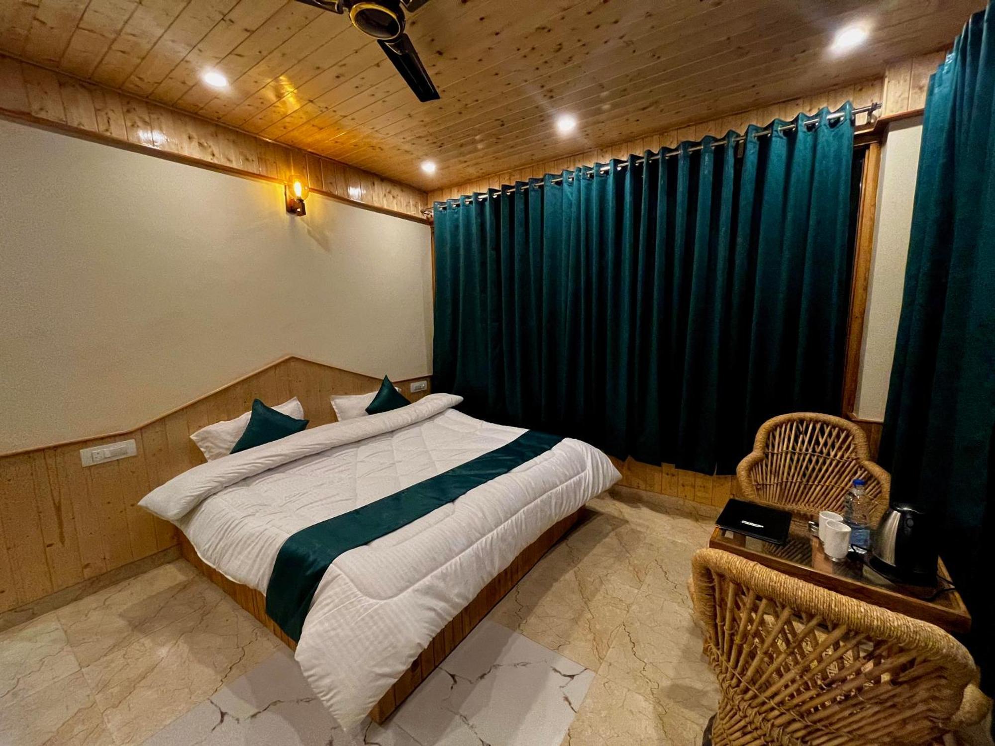Hotel Mid Orchard Kasol L River Side -Pure Veg Hotel Exterior photo